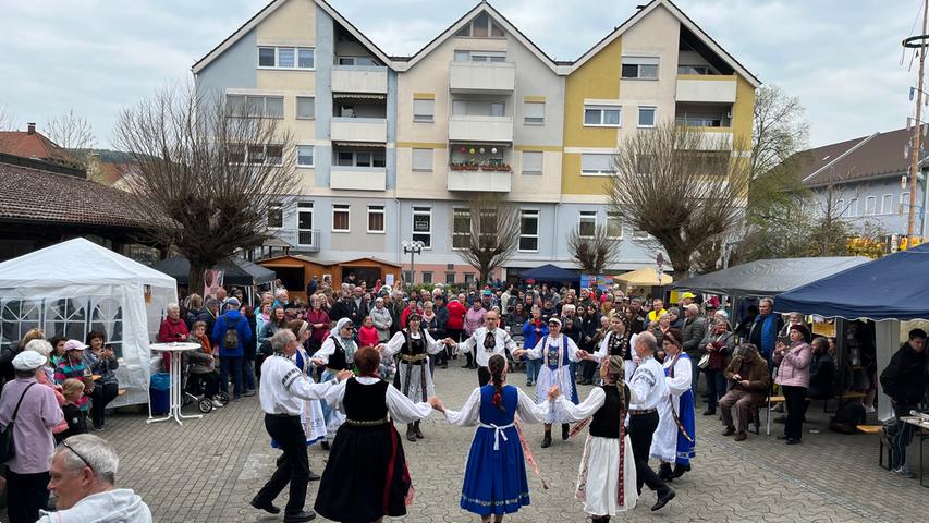 Erstmalig trat in diesem Jahr die Tanzgruppe der Siebenbürger Sachsen auf dem "Fest der Kulturen" auf - und das unter großem Beifall.
