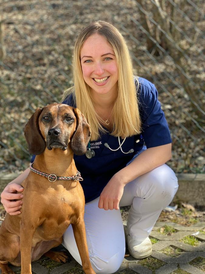 Dr. Isabell Heckel, Oberärztin an der Nürnberger Tierklinik, hat eine besondere Beziehung zu Hunden.