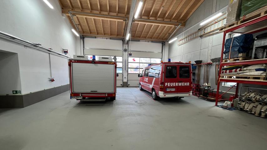 Rundgang durch das neue Feuerwehrhaus in Gundelsheim