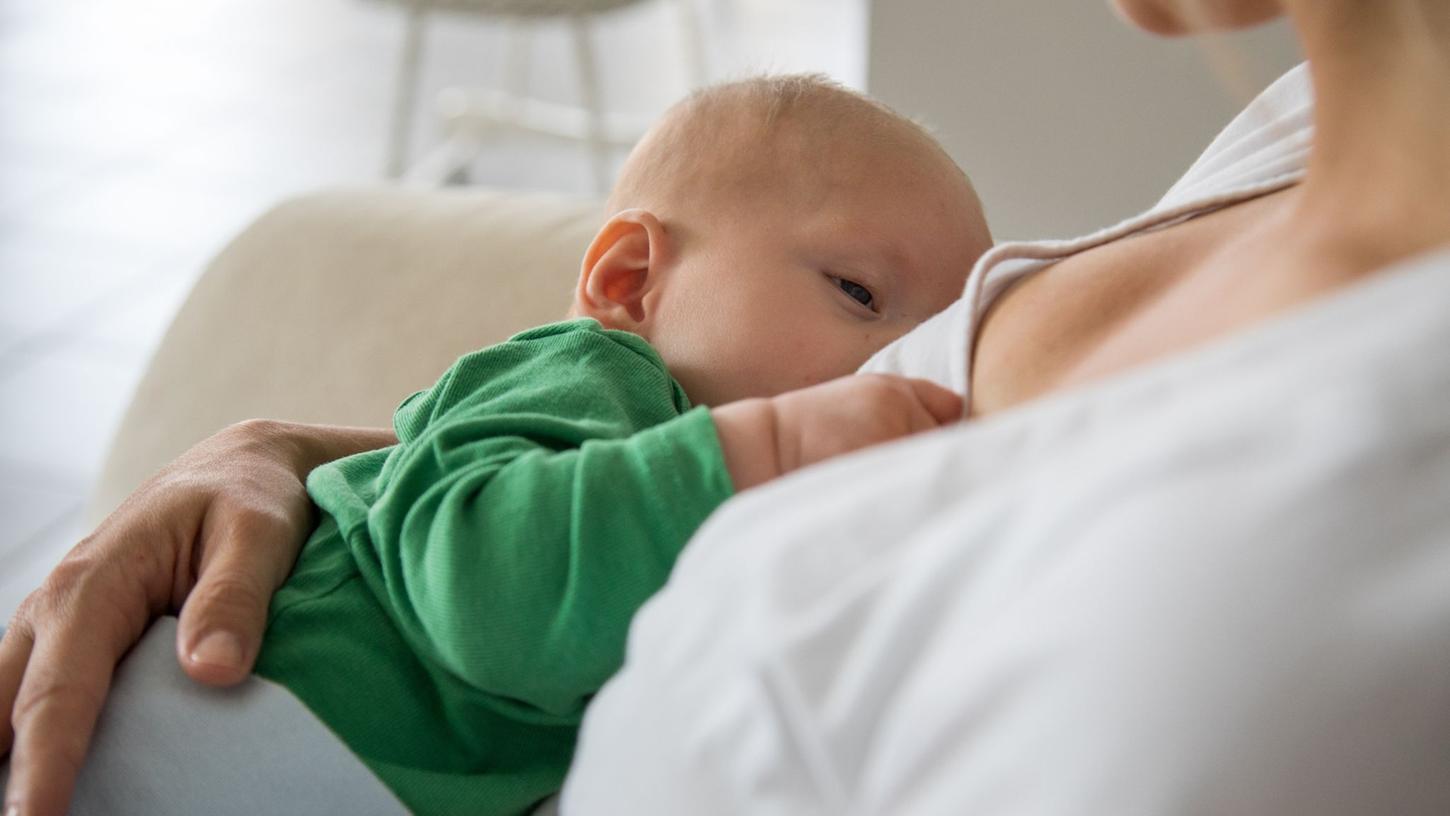 Das Durchschnittsalter von Frauen in Deutschland bei ihrem ersten Kind steigt weiter an. Das Durchschnittsalter von Frauen in Deutschland bei ihrem ersten Kind steigt weiter an.