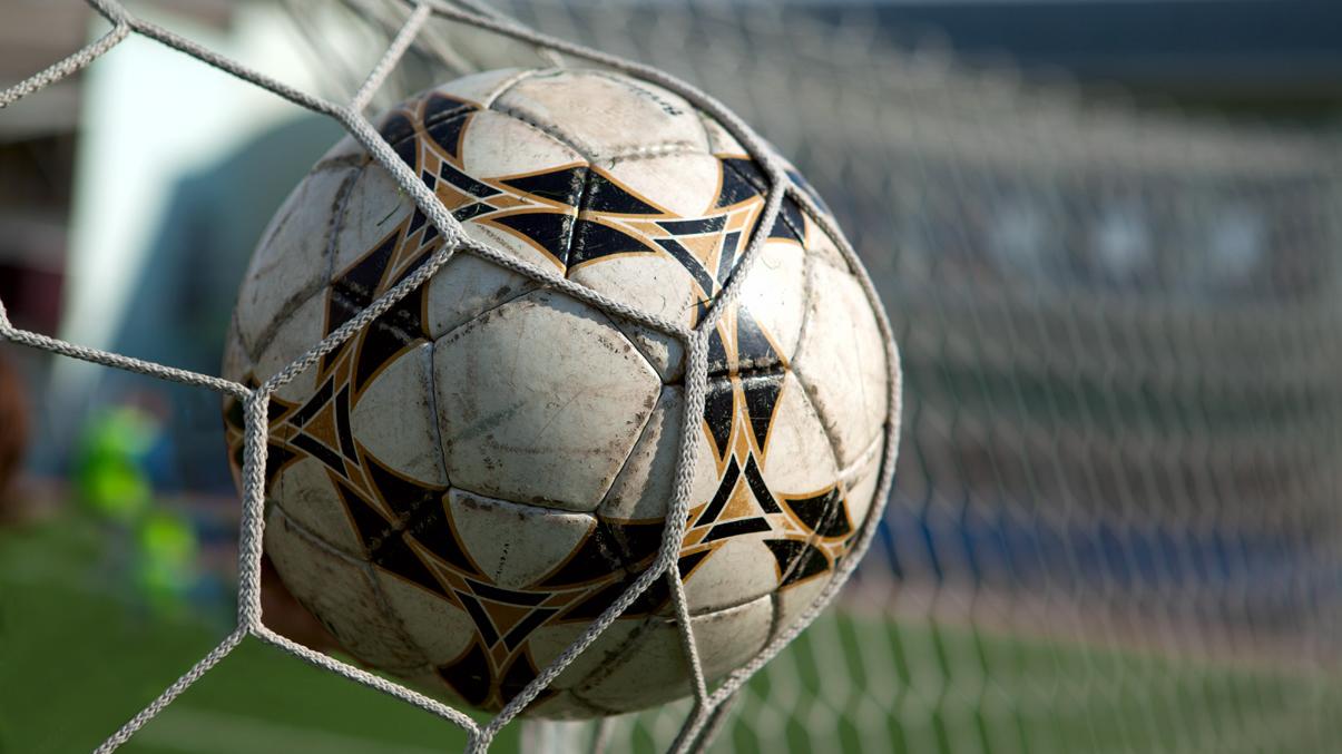 Symbolbild: Viel Hype um ein Regionalligaspiel und ein Ball schaffte es ins Netz.