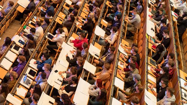 Vorlesung an Universität