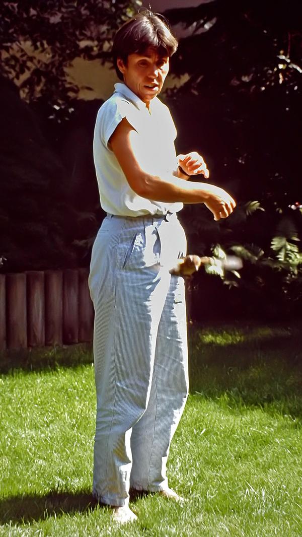 Und Laban macht tatsächlich tapfer den ersten Versuch.