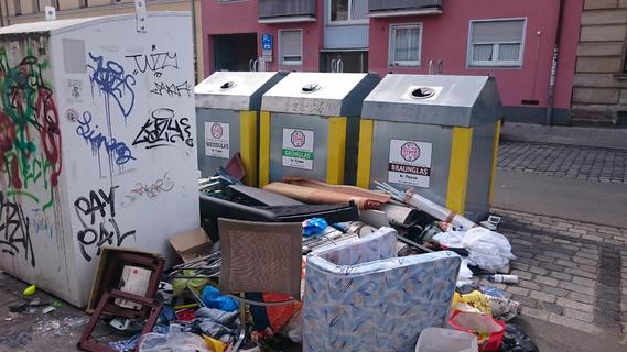 Nürnberg: Immer wieder Ärger mit Müll an Glascontainern
