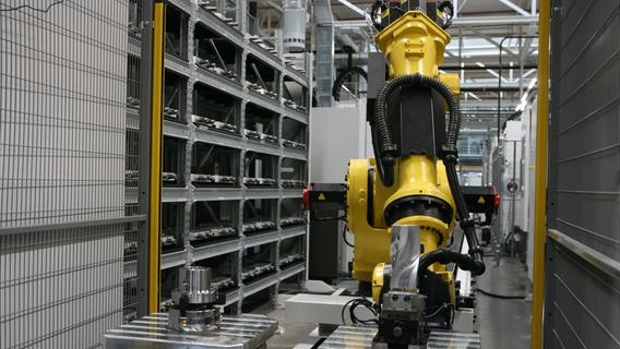 Roboter, Präzision und Promis: Schaeffler eröffnet Werkzeugtechnologiezentrum in Höchstadt