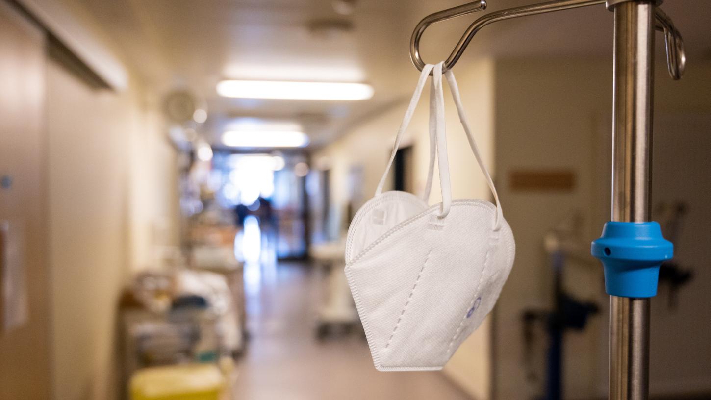 Zwar gibt es an der Uniklinik Erlangen keine Maskenpflicht für Besucher - aber eine starke Empfehlung (Symbolbild).