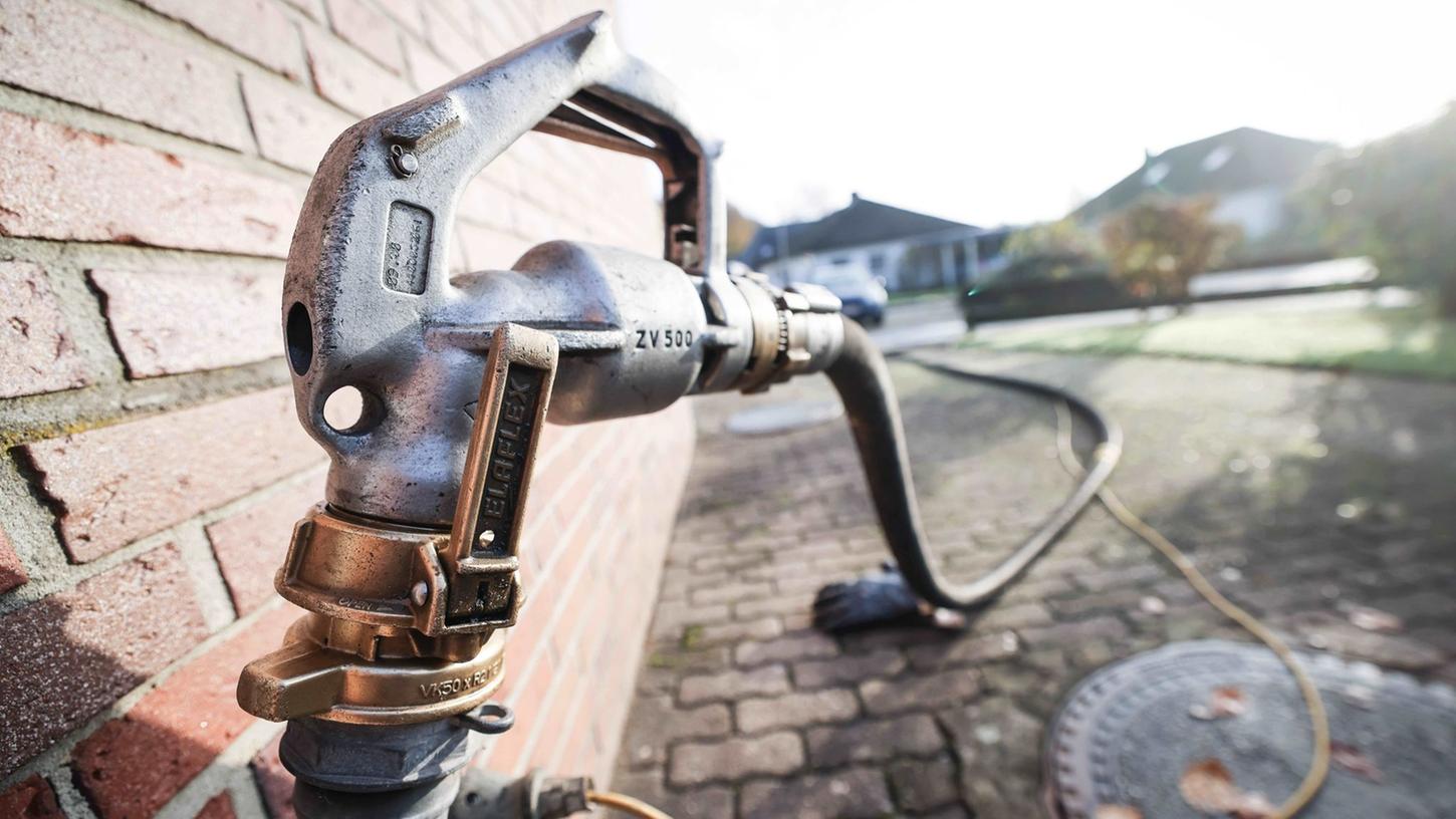 Die Unsicherheit bei der Preisentwicklung von Heizöl steigt: Wann füllt man nun am besten das Lager im Haus auf? Die Unsicherheit bei der Preisentwicklung von Heizöl steigt: Wann füllt man nun am besten das Lager im Haus auf?