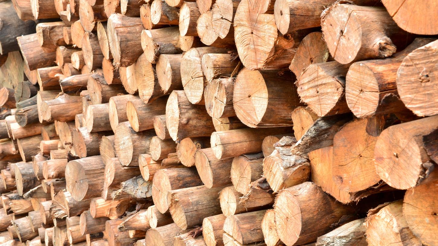 Wer mit Holz heizt, hält sich für umweltbewusst. Die EU tut das offenkundig nicht.
Wer mit Holz heizt, hält sich für umweltbewusst. Die EU tut das offenkundig nicht.