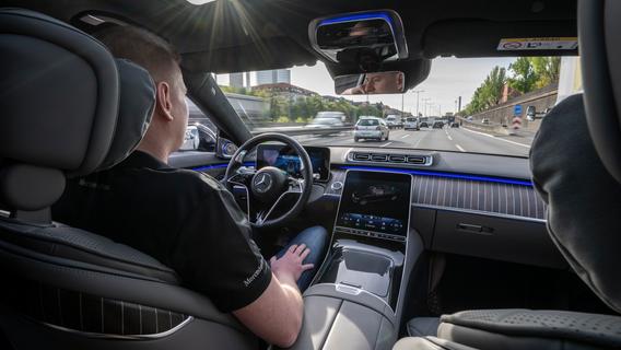 Autonomous driving: Mercedes introduces Park Pilot