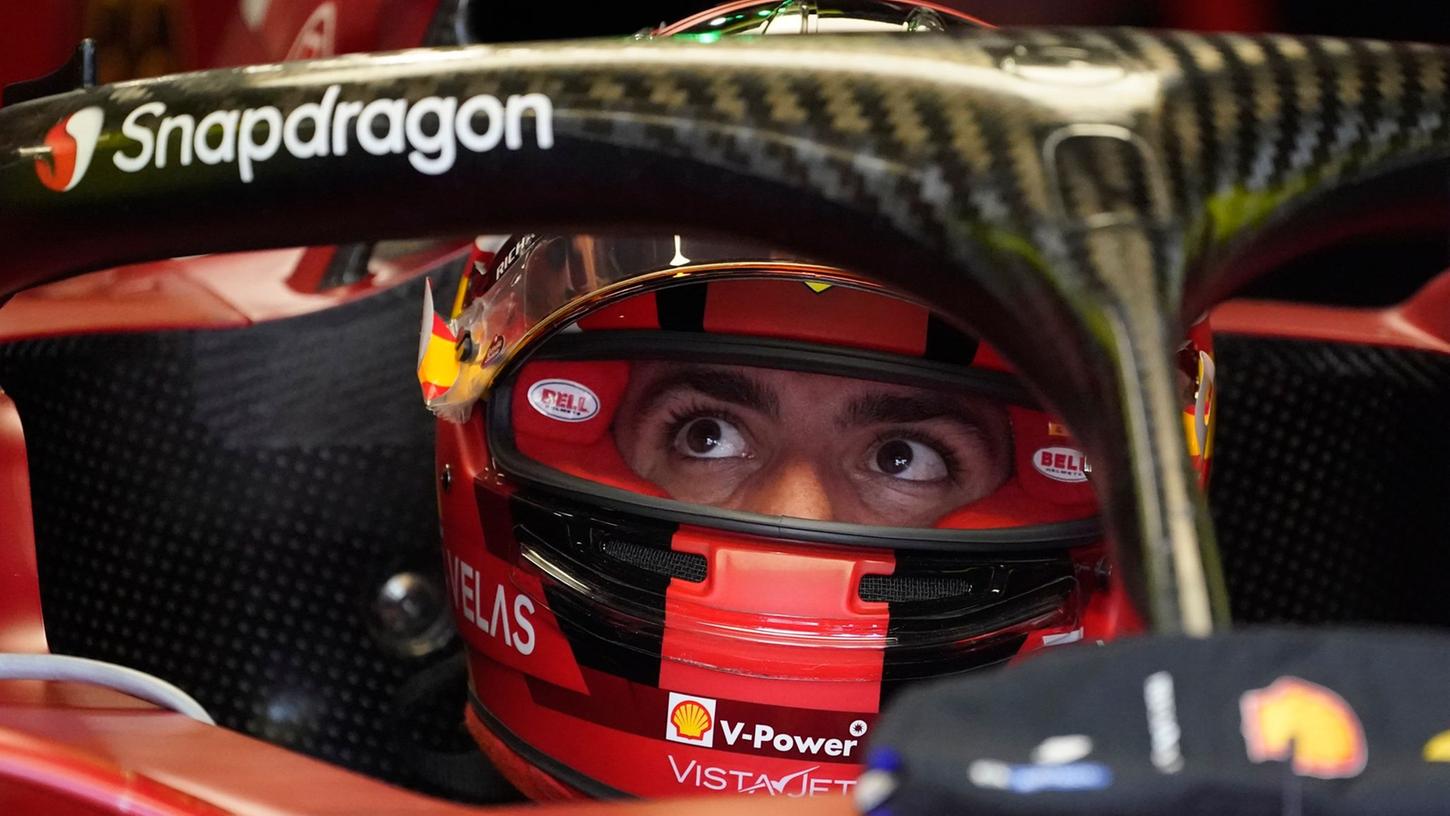 Charles Leclerc fuhr im Ferrari die beste Zeit im ersten Training. Charles Leclerc fuhr im Ferrari die beste Zeit im ersten Training.