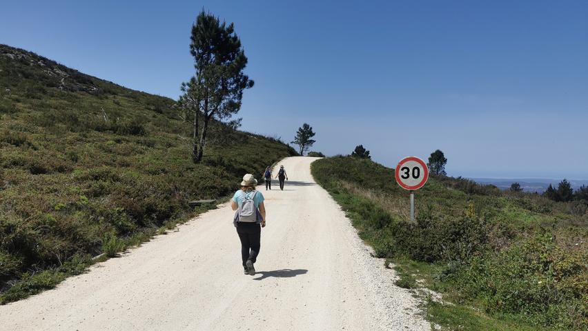 Der Via Algarviana ist ein Wanderweg durch 21 Gemeinden an der Algarve. Er ist 300 Kilometer lang und kann auch in Etappen absolviert werden. Im Ganzen beträgt die Wanderzeit etwa zwei Wochen.