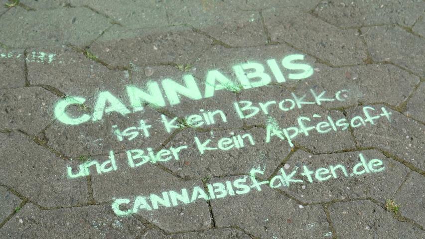 Bunter Protest in Bildern: Hunderte demonstrieren in Nürnberg für Cannabislegalisierung