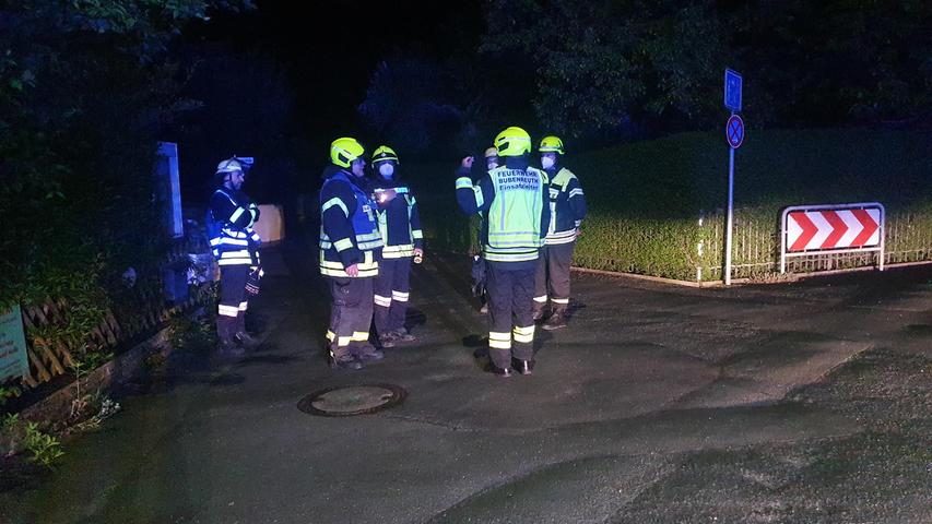 Vorsicht war geboten für die Einsatzkräfte.
Vorsicht war geboten für die Einsatzkräfte.