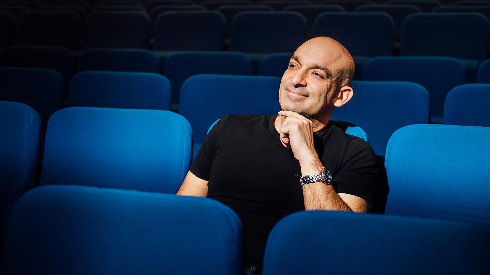 Kommt mit "offenem Visier" nach Neustadt: der Kabarettist Django Asül.
Kommt mit "offenem Visier" nach Neustadt: der Kabarettist Django Asül.