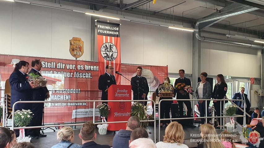 Einweihung und Ehrungen bei der Festveranstaltung.
Einweihung und Ehrungen bei der Festveranstaltung.