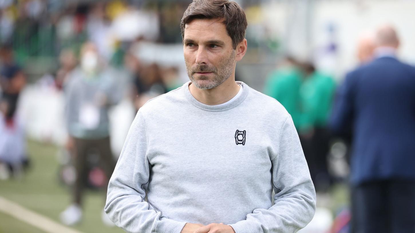 Abschied in der Isolation: Stefan Leitl verpasst sein letztes Spiel als Kleeblatt-Trainer. Abschied in der Isolation: Stefan Leitl verpasst sein letztes Spiel als Kleeblatt-Trainer.