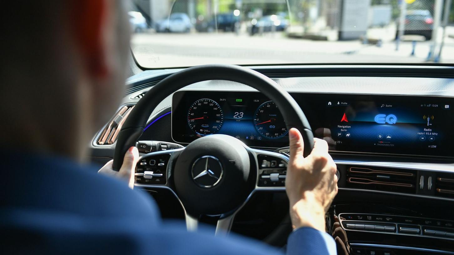 Wir fassen für Sie zusammen, welche neuen Normen und Gesetze ab 2023 im deutschen Straßenverkehr gelten. (Symbolbild) Wir fassen für Sie zusammen, welche neuen Normen und Gesetze ab 2023 im deutschen Straßenverkehr gelten. (Symbolbild)