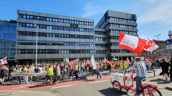 Erneut Streiks: Kita-Beschäftigte demonstrierten in Nürnberg