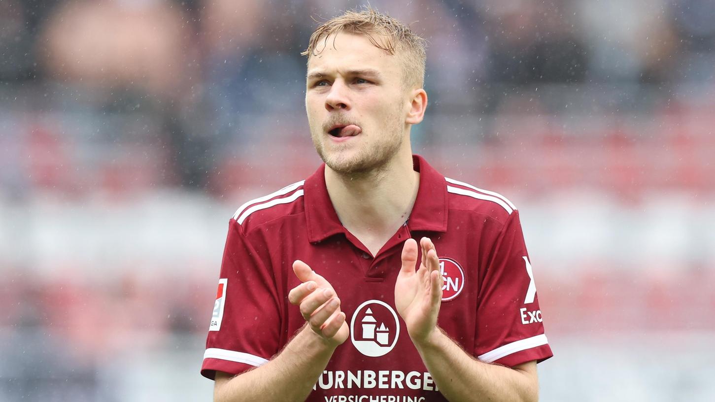 Möchte wieder ein Bundesligaspieler werden und hat deshalb seinen Vertrag mit dem 1. FC Nürnberg verlängert: Tim Handwerker.