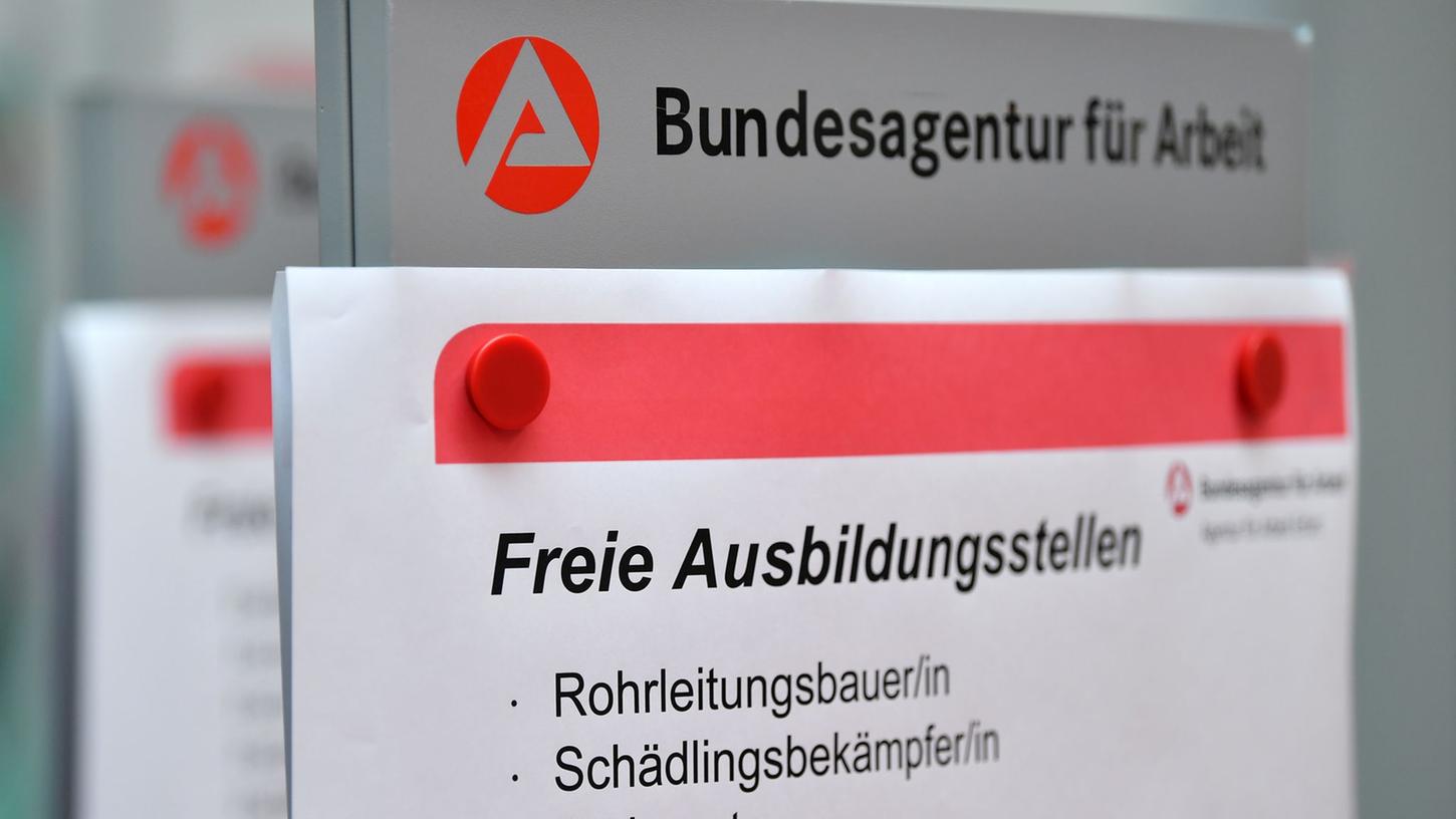 Auf dem Ausbildungsmarkt zeigt sich ein großes Problem: Laut Berufsbildungsbericht passen Unternehmen und Bewerber oft nicht zusammen. Auf dem Ausbildungsmarkt zeigt sich ein großes Problem: Laut Berufsbildungsbericht passen Unternehmen und Bewerber oft nicht zusammen.