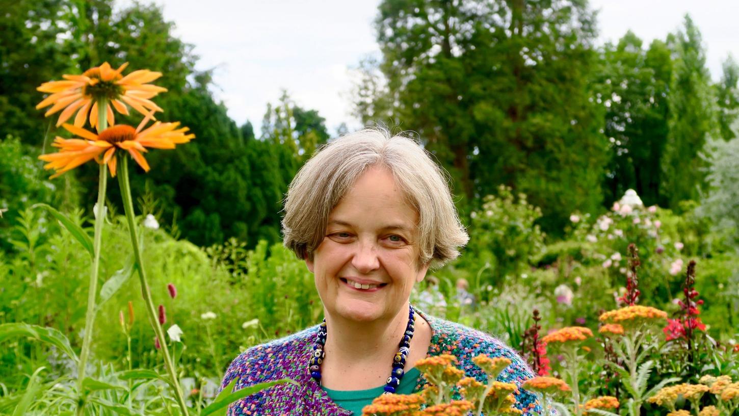Isabelle Van Groeningen ist Gartenhistorikerin, Leiterin der Königlichen Gartenakademie in Berlin und Trägerin des Deutschen Gartenbuchpreises 2022.