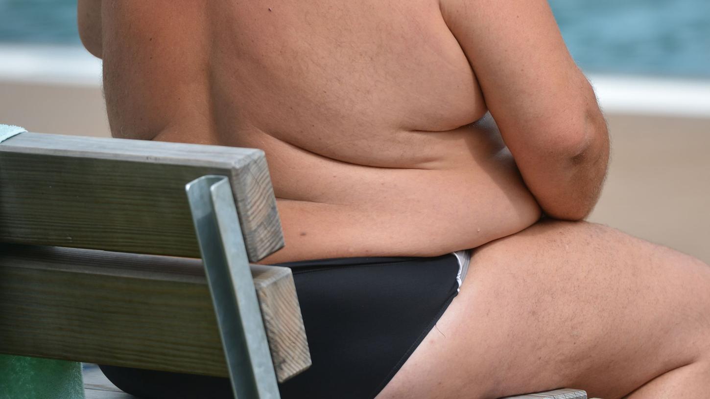 Menschen mit Adipositas brauchen einen individuellen Plan, der aus Ernährungs-, Bewegungs- und Verhaltenstherapie besteht. Menschen mit Adipositas brauchen einen individuellen Plan, der aus Ernährungs-, Bewegungs- und Verhaltenstherapie besteht.