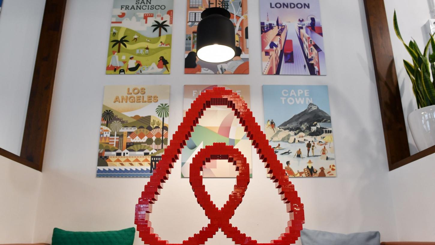 Mit der neuen Funktion "Verbundene Aufenthalte" schlägt Airbnb eine Kombination aus zwei Unterkünften für eine Reise vor. Mit der neuen Funktion "Verbundene Aufenthalte" schlägt Airbnb eine Kombination aus zwei Unterkünften für eine Reise vor.