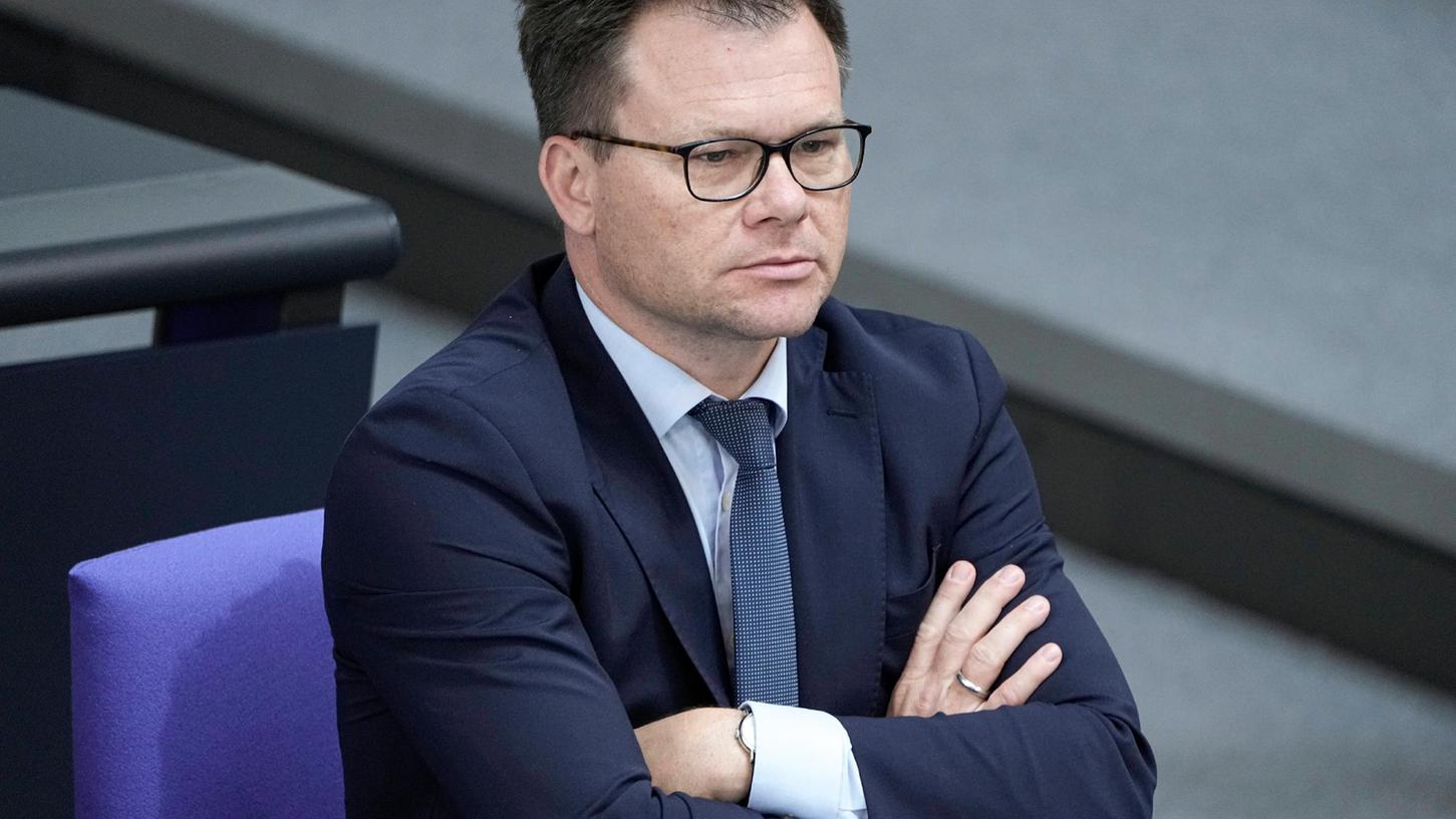 SPD-Politiker Carsten Schneider schlug vor über einem Jahr die Einführung eines Grunderbes für 18-Jährige vor. SPD-Politiker Carsten Schneider schlug vor über einem Jahr die Einführung eines Grunderbes für 18-Jährige vor.