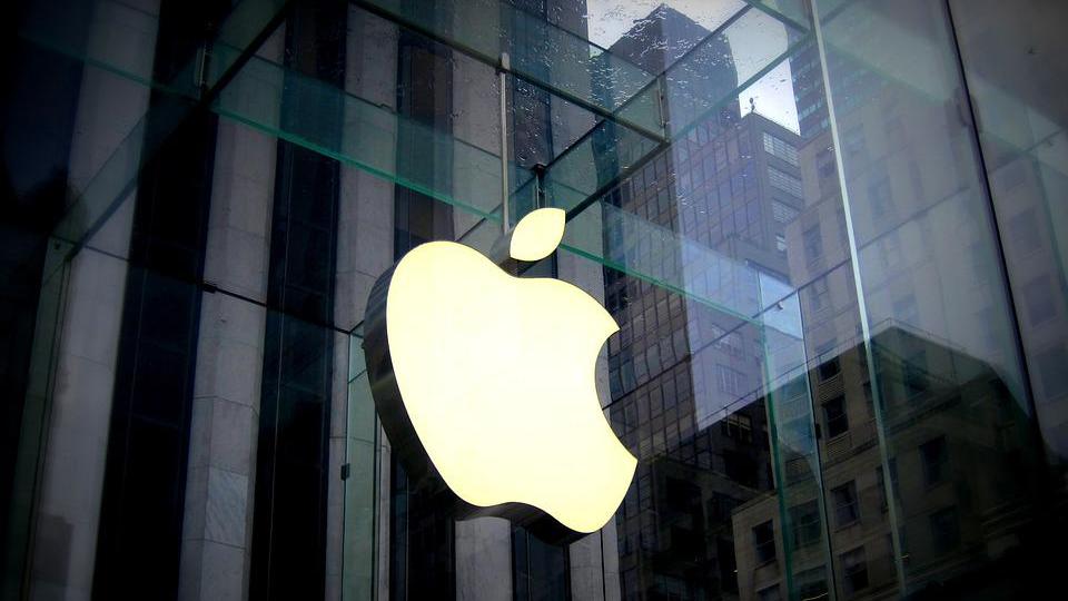 Apple ist nicht mehr das wertvollste Unternehmen der Welt - der Kurs büßte seit Ende März mehr als 18 Prozent ein.
