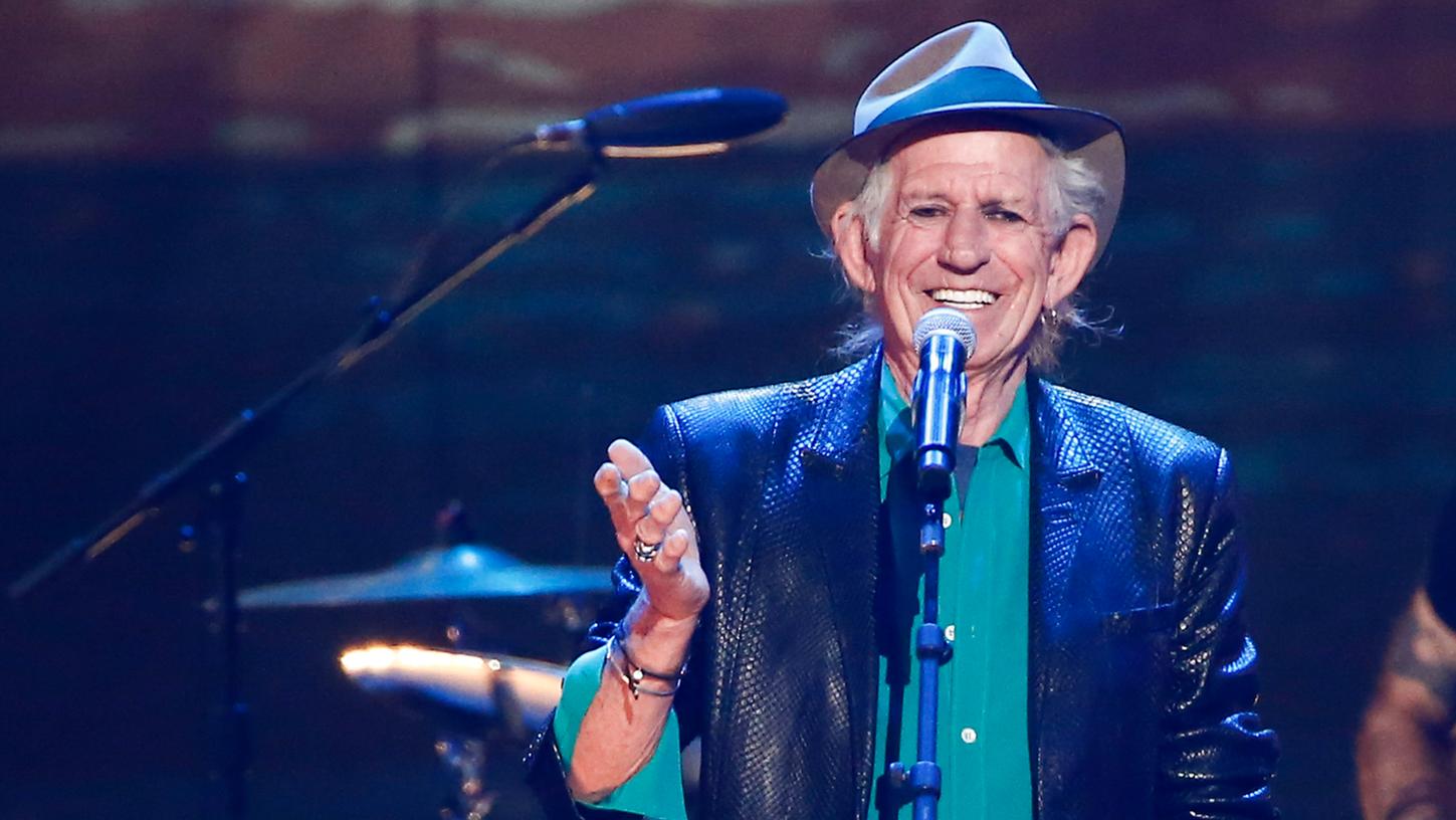 Er sei mit konventionellen Waffen nicht zu töten, heißt es über Keith Richards.
Er sei mit konventionellen Waffen nicht zu töten, heißt es über Keith Richards.