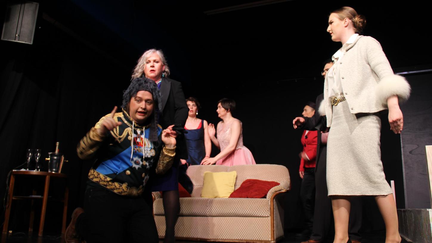 Einen schönen Komödienabend erlebte das Publikum im Blauen Theater des Adam-Kraft-Gymnasiums bei „Otello darf nicht platzen“. 
 
