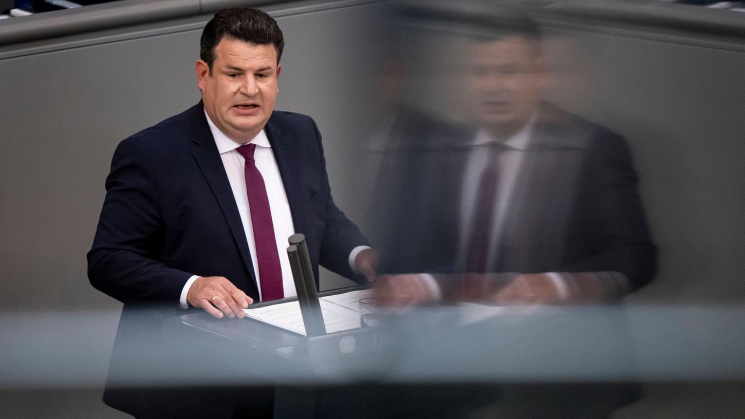 Bundesarbeitsminister Hubertus Heil (SPD) bei einer Debatte im Bundestag. Bundesarbeitsminister Hubertus Heil (SPD) bei einer Debatte im Bundestag.