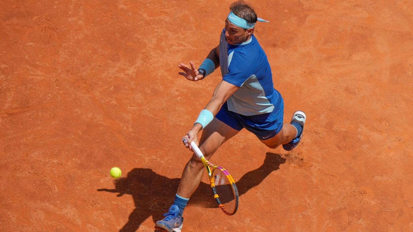 Die Teilnahme des Sandplatzspezialisten Rafael Nadal (Spanien) an den French Open ist wegen einer Verletzung fraglich.