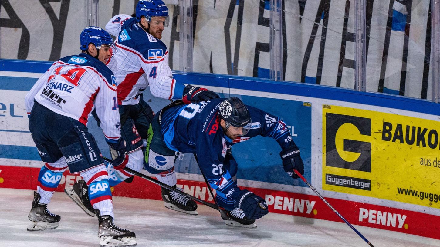 Andreas Eder (r) wechselt von den Straubing Tigers zu EHC Red Bull München. Andreas Eder (r) wechselt von den Straubing Tigers zu EHC Red Bull München.