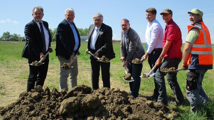 Rund 1,4 Millionen Euro investiert der Landkreis alleine in den ersten Bauabschnitt der Deponieerweiterung.
Rund 1,4 Millionen Euro investiert der Landkreis alleine in den ersten Bauabschnitt der Deponieerweiterung.