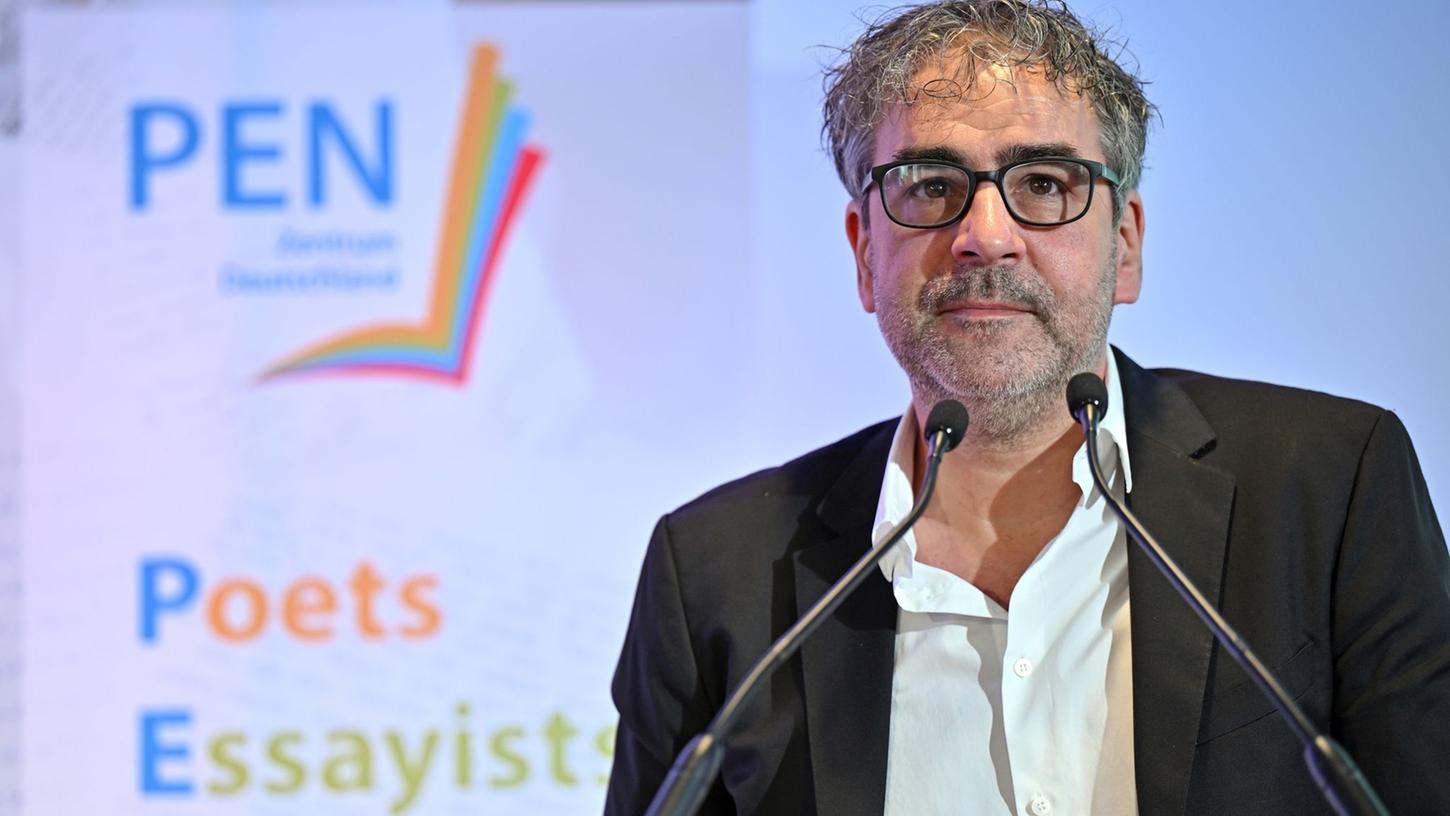 Der Journalist Deniz Yücel ist überraschend als PEN-Präsident zurückgetreten. Der Journalist Deniz Yücel ist überraschend als PEN-Präsident zurückgetreten.