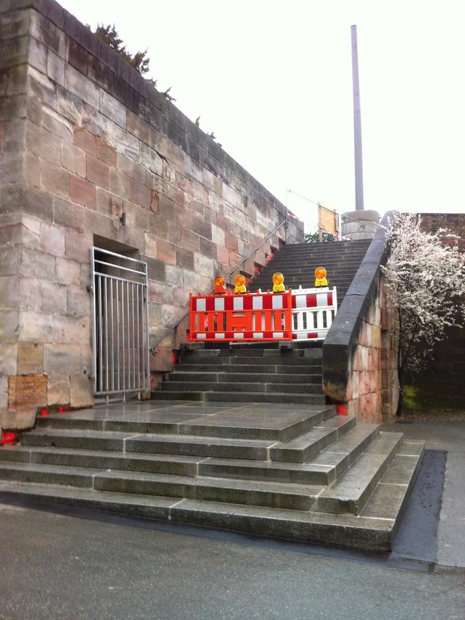 Auch rund um die Hallerwiese gibt es immer mal wieder überraschende Absperrungen.