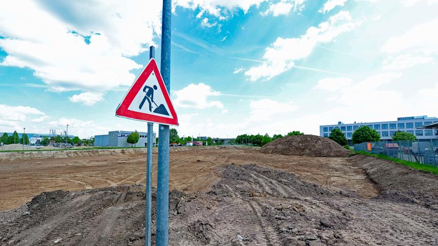 Die Erfahrung lehrt: Es gibt quasi keinen Ort, an dem nicht plötzlich ein Baustellenschild auftauchen kann.