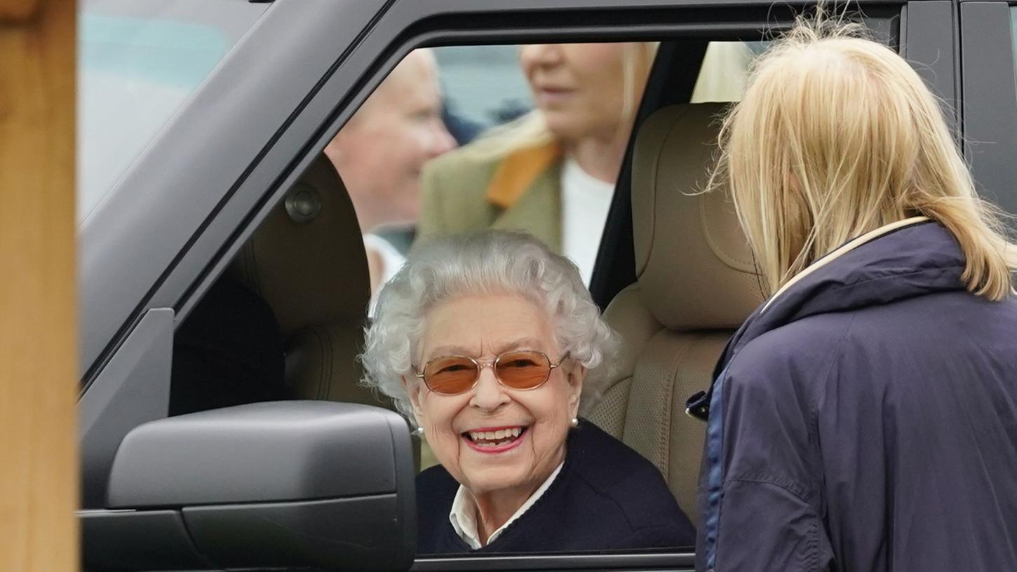 Queen zeigt sich freudestrahlend bei Pferde-Show in Windsor