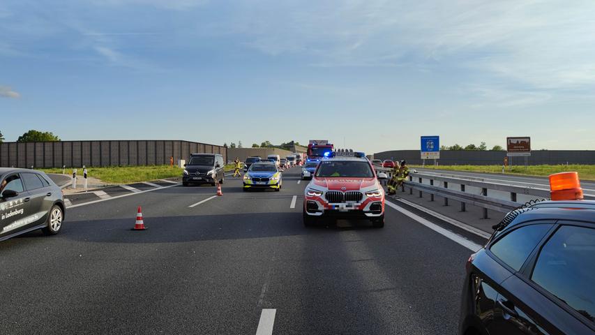 Wie die Polizeieinsatzzentrale Mittelfranken mitteilt, waren zwei Fahrzeuge an dem Unfall auf der A6 beteiligt.
