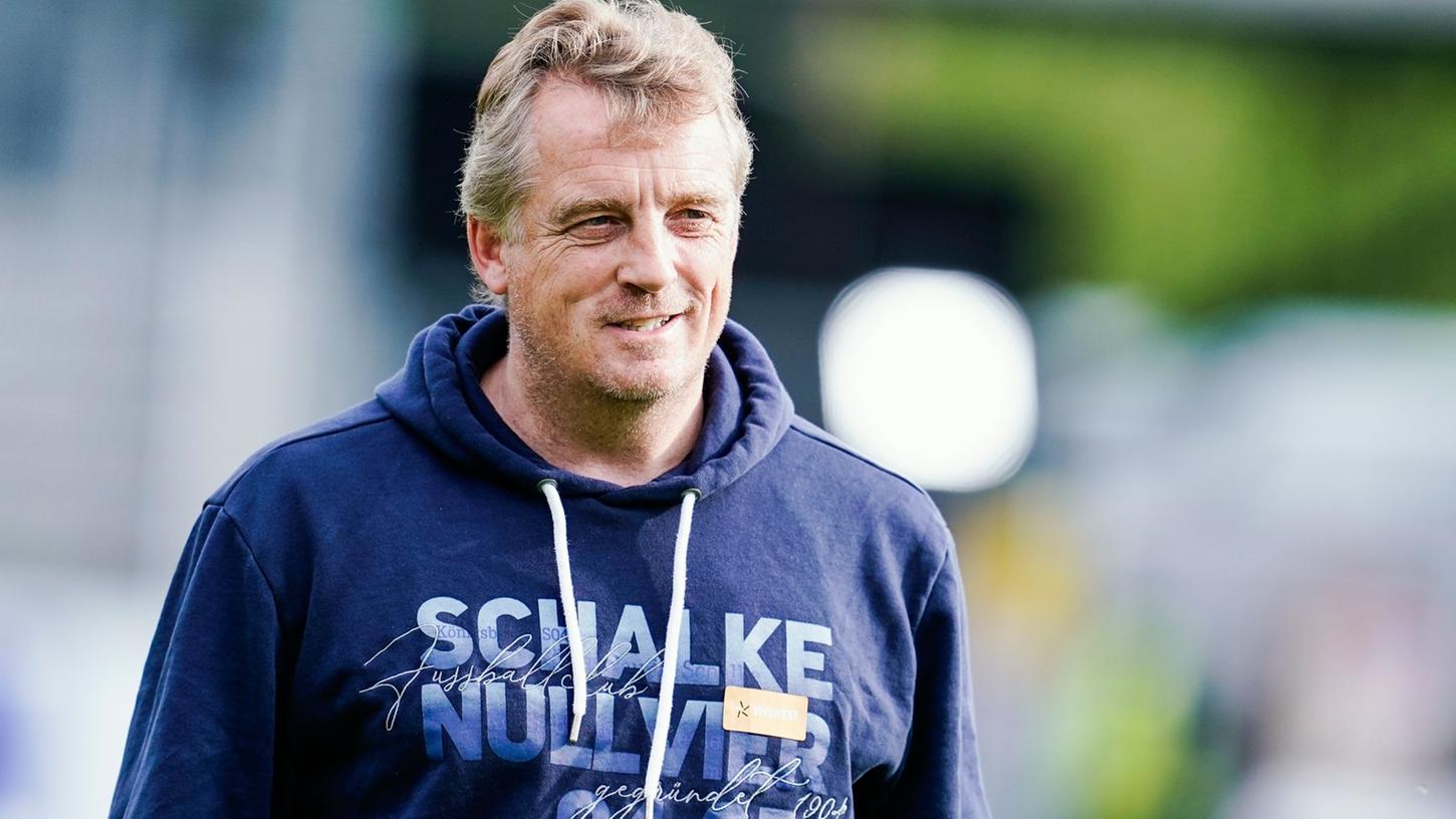 Trainer Mike Büskens hat den FC Schalke 04 wieder in die Bundesliga geführt. Trainer Mike Büskens hat den FC Schalke 04 wieder in die Bundesliga geführt.