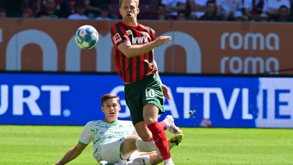 Ging als "aggressiver Leader" etwas zu aggressiv voran und sah deshalb schon in der ersten Minute die Gelbe Karte. Spielte danach wie immer leidenschaftlich, in einigen Situationen aber auch zu ungenau. Gewann auch weniger Zweikämpfe als sonst und wurde zur Pause gelb-rot-gefährdet ausgewechselt.