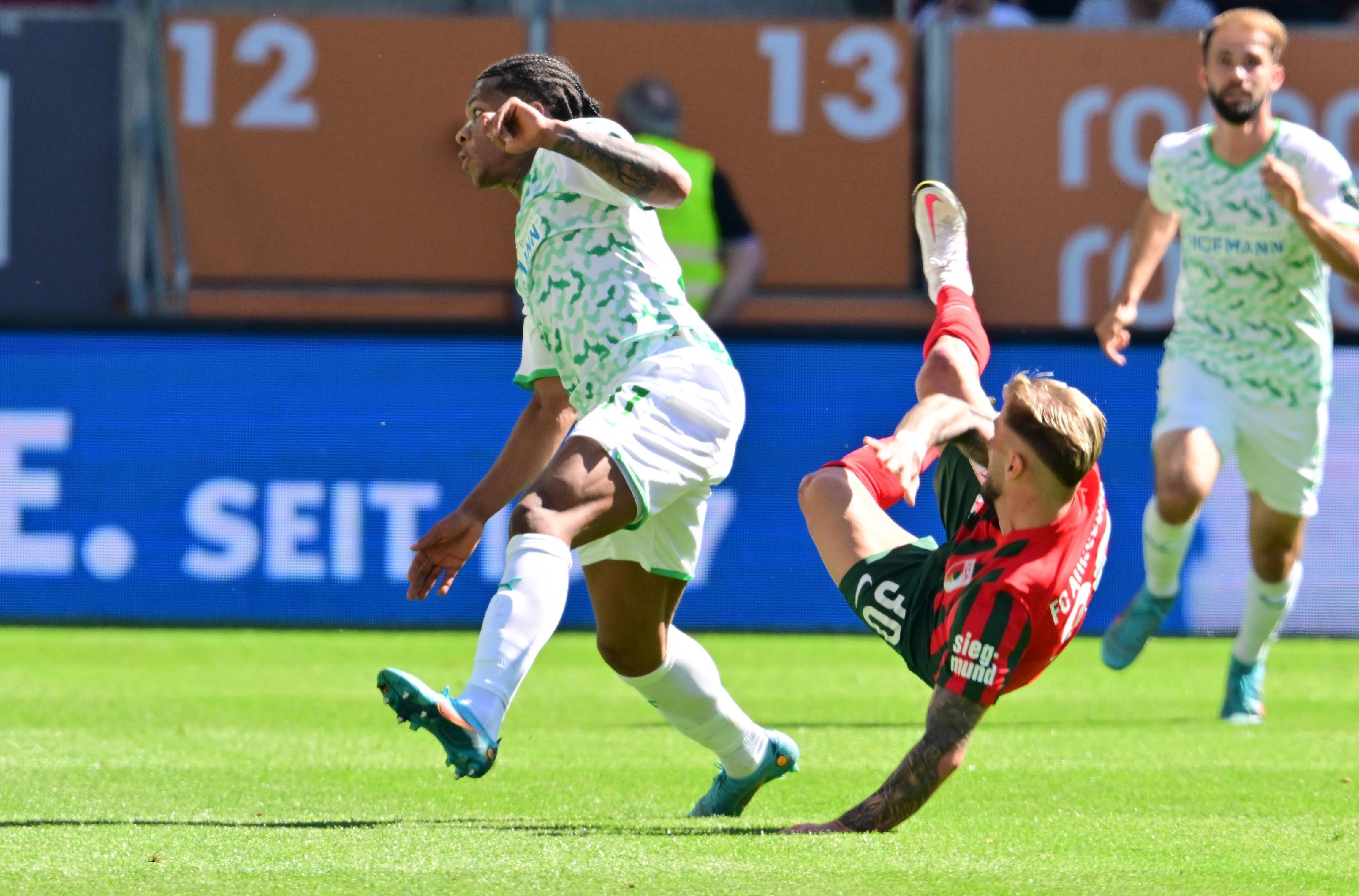 Schoss in Augsburg mit einem präzischen Flachschuss sein zweites Tor im sechsten Spiel und sich selbst damit auf Platz drei der internen Fürther Torschützenliste. Das sagt schon alles aus - und zeigt, wie wichtig er für das Kleeblatt hätte werden können. Warum auch immer vorzeitig ausgewechselt.