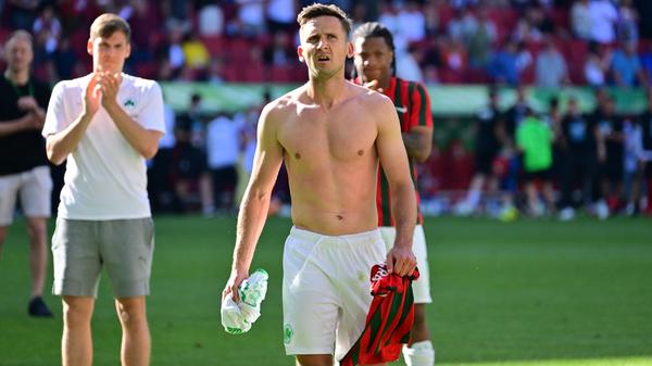 Kam zur Pause für den gelb-rot-gefährderten Christiansen und durfte noch für 45 Abschieds-Minuten mitspielen. Tat das dann wie meist in dieser Saison: sehr durchwachsen. Gewann nur drei von zehn Zweikämpfen und spielte nur wenige gute Pässe. In dieser Form (leider) kein Verlust.