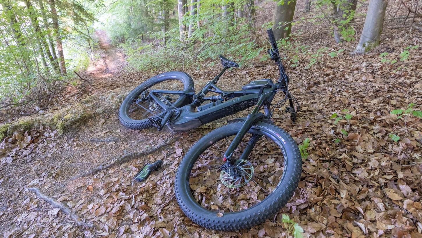 Ein schwerer Radunfall hat sich am Samstag in einem Waldstück bei Gößweinstein ereignet. 