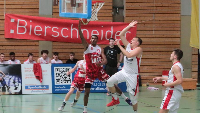 Die VfL-Baskets (in Weiß) setzten sich in einem packenden letzten Saisonmatch mit 97:89 gegen Würzburg durch.