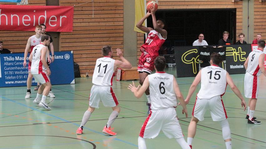 Die VfL-Baskets gewannen mit 97:89 gegen Würzburg (am Ball deren Topscorer Elijah Ndi, 30 Punkte).