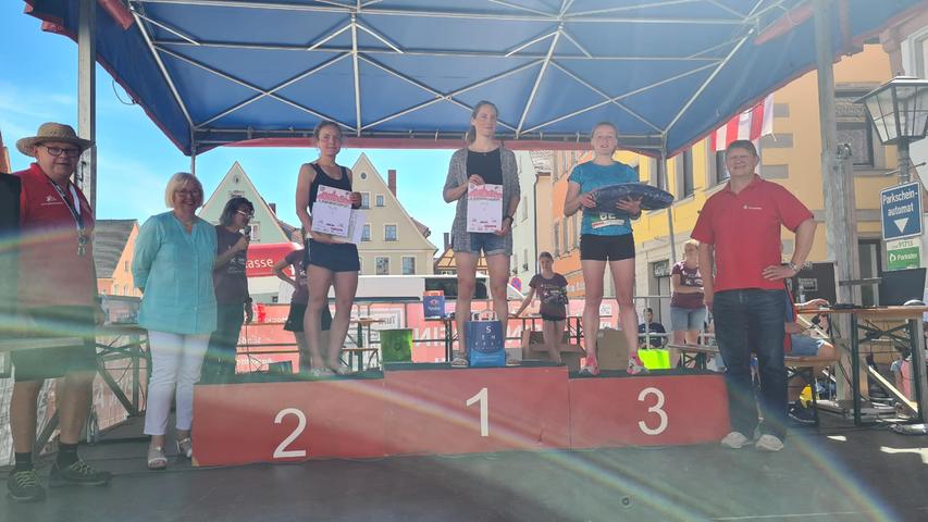 Die schnellsten Damen beim 10-Kilometer-Hauptlauf: Andrea Lutz (41:07 min.), Rebecca Schuster (41:52 min.) und Larissa McMillan (42:39 min). 