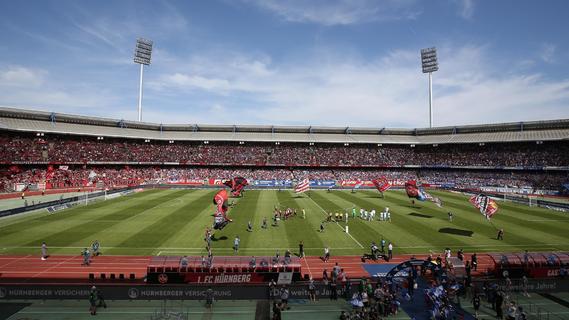Notfälle überschatten FCN-Saisonfinale: Ränge im Nürnberger Stadion verstummen zum Anpfiff