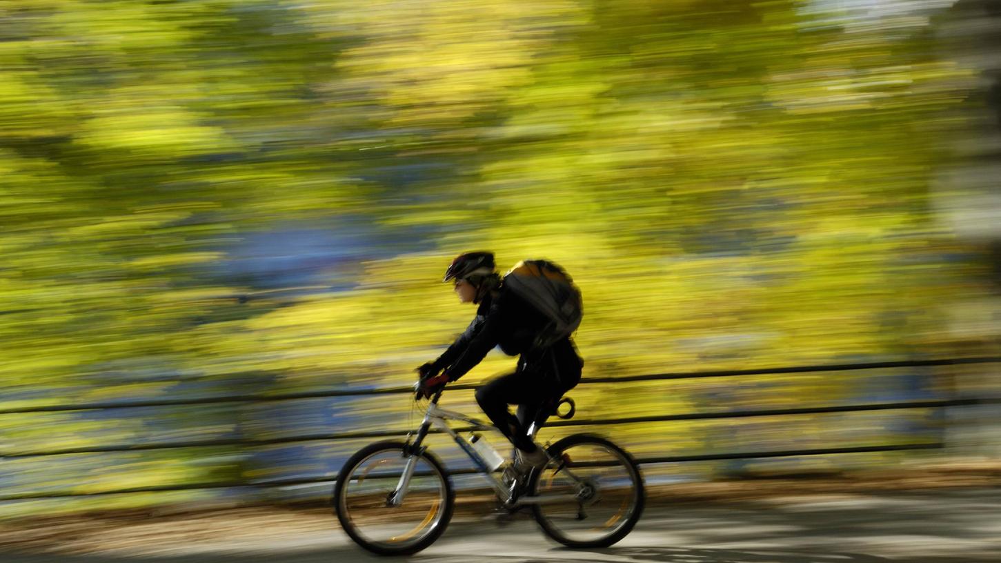 Radfahren wird immer attraktiver. Jetzt reagiert sogar der ADAC darauf.
Radfahren wird immer attraktiver. Jetzt reagiert sogar der ADAC darauf.